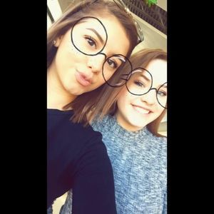 Meet your Posher, Alexis